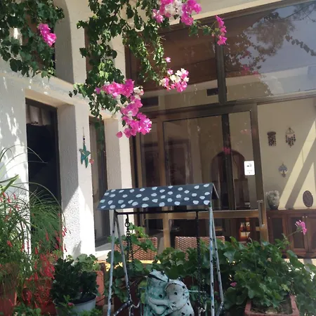 Szálloda Carikci 2*