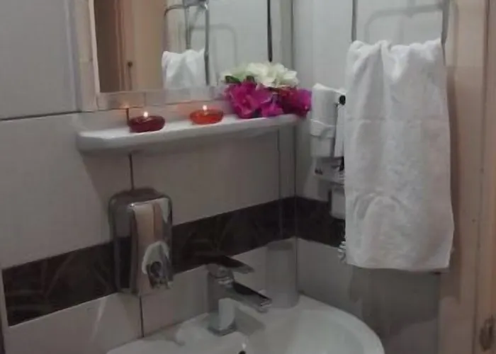 ホテル Carikci マルマリス